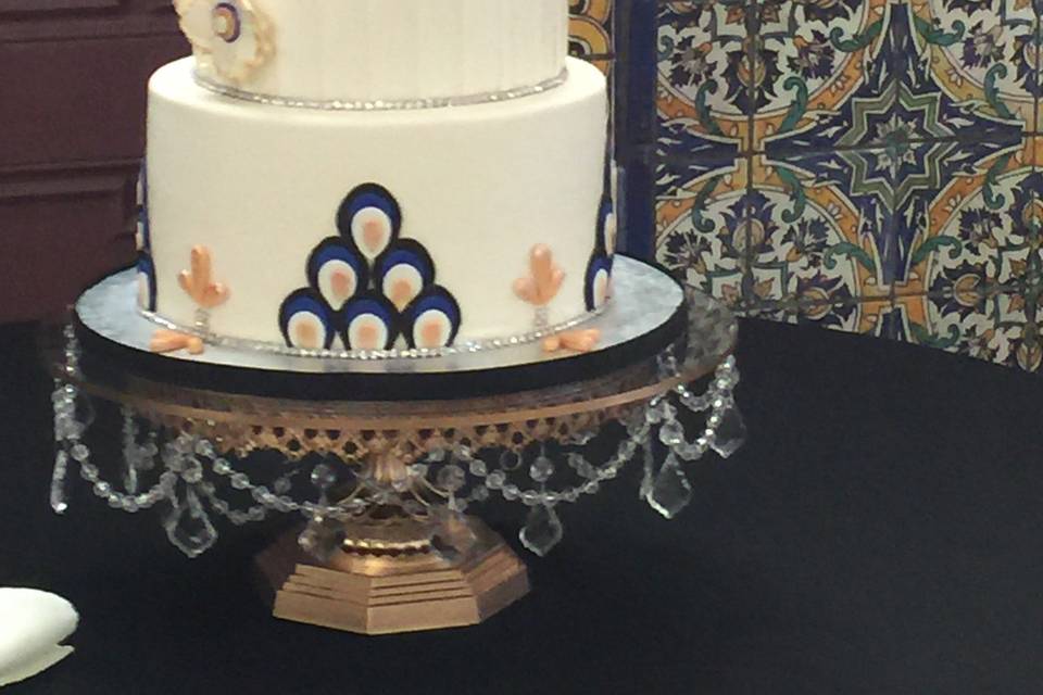 Roaring 20s themed wedding cake