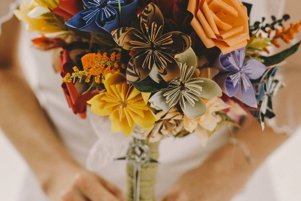 Paper flower bouquet | Edward Underwood Photography