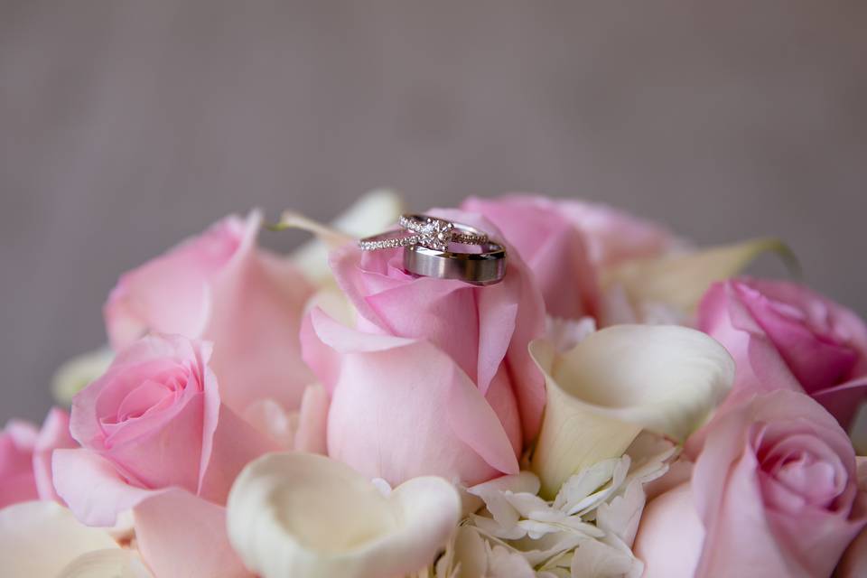 Ring in roses