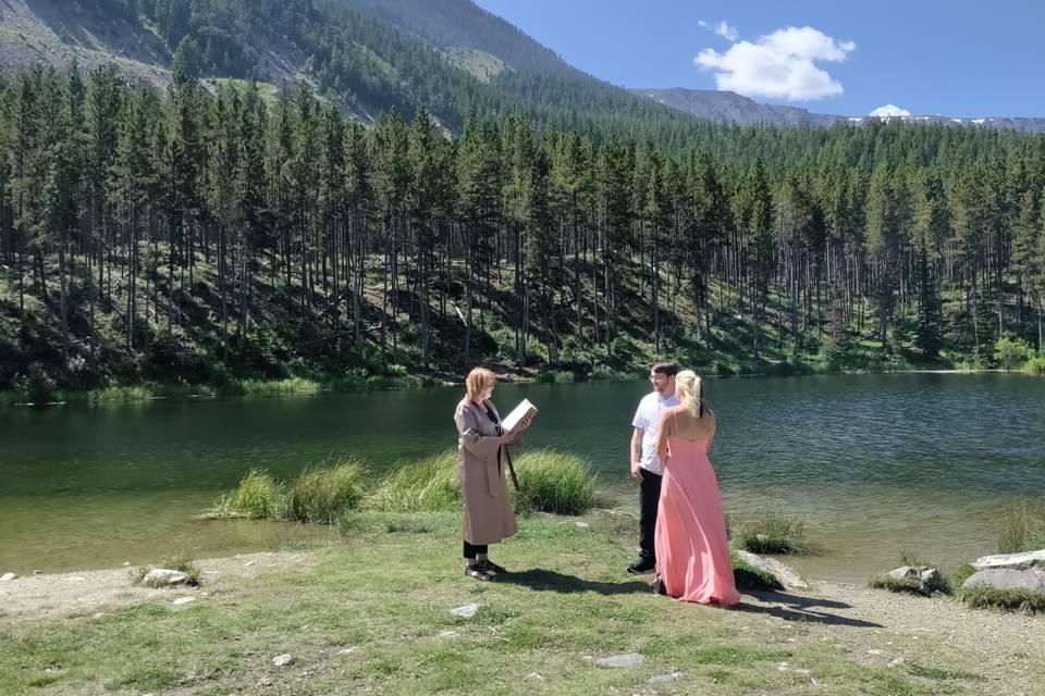 Greenough Lake loves a wedding