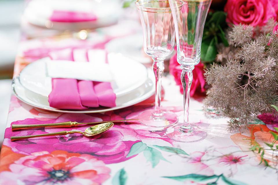 Bright Beauty Tablescape