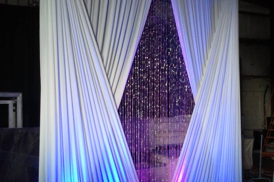 DIAMOND PANELS WITH WHITE KNIT DRAPE AND CRYSTAL CURTAIN