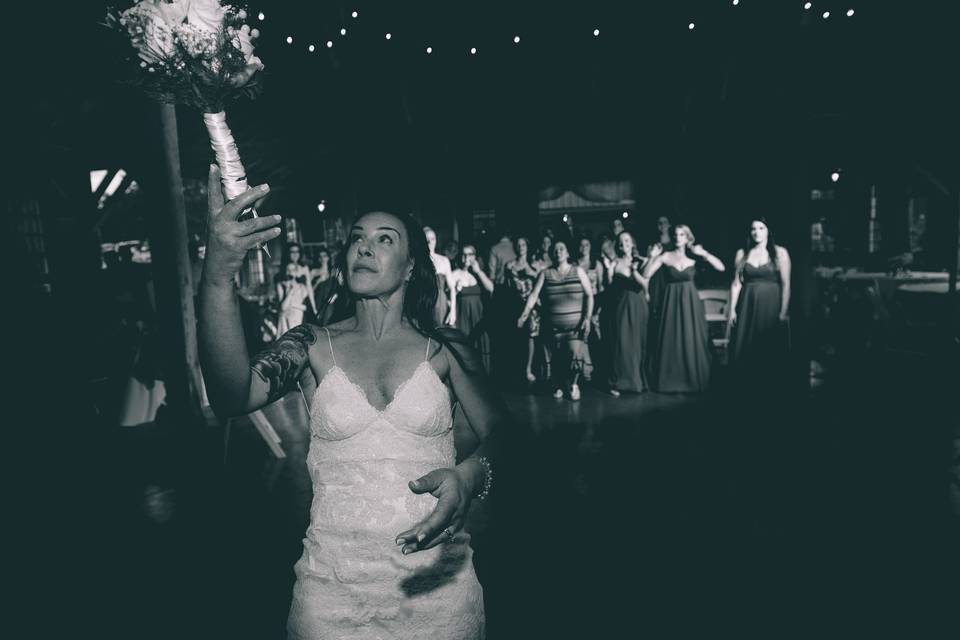 Bride and her ladies dancing