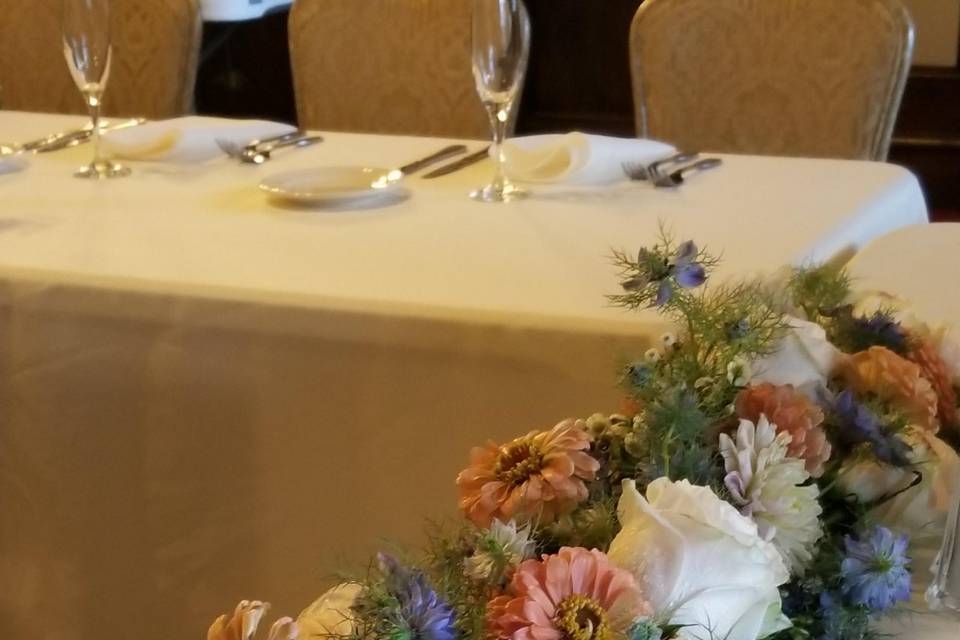 Wildflower Sweetheart Table