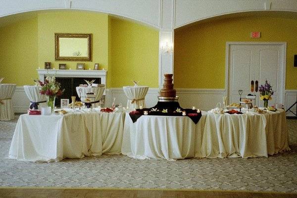 Fox Chase is a great backdrop for any large gathering. R&R Catering created this elegant serpentine table for the chocolate fountain.