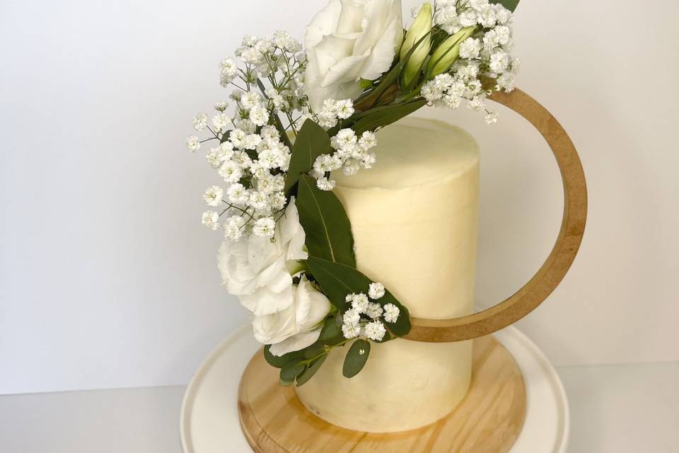 Boho-chic wedding cake