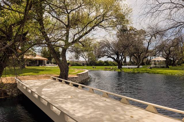 LaMariposa wedding bridge
