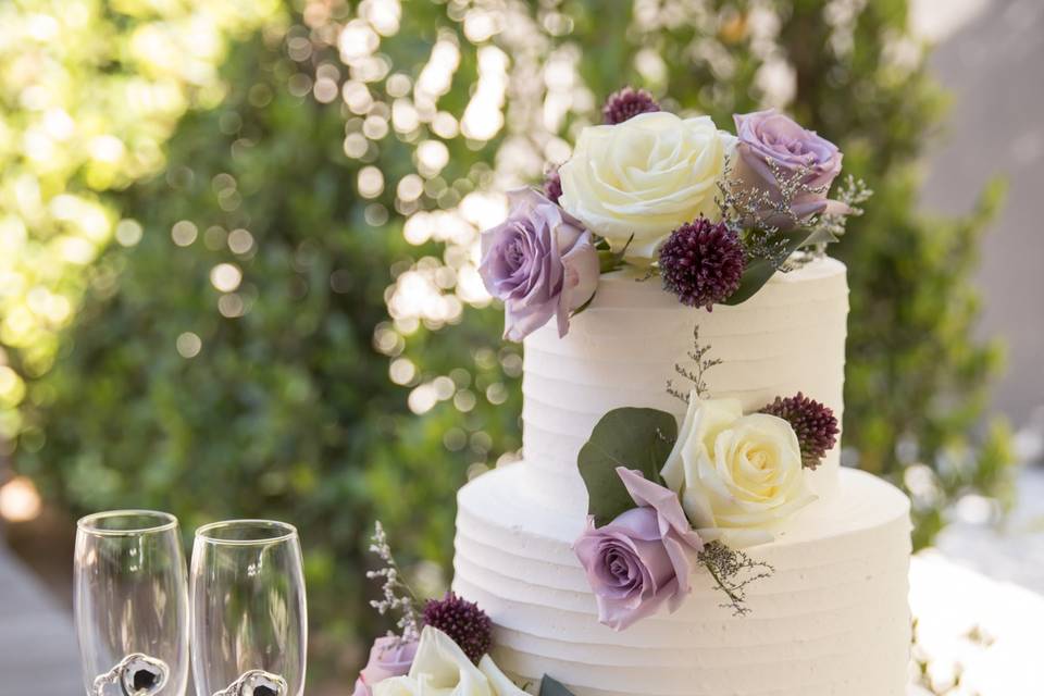 Cake and blooms