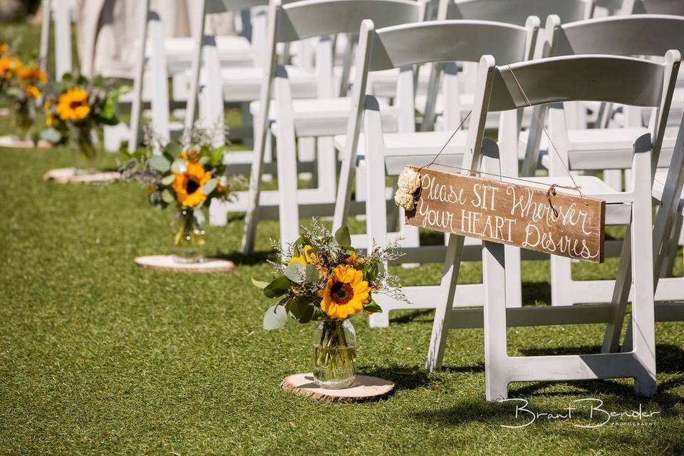 Aisle decor