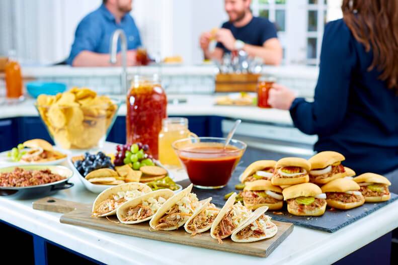 Hors d'oeuvres: tacos & slider