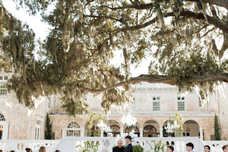 Outdoor Ceremony on The Lawn