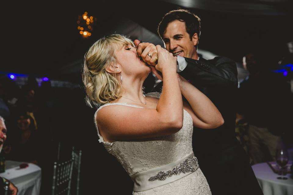 Bride and groom cake cutting