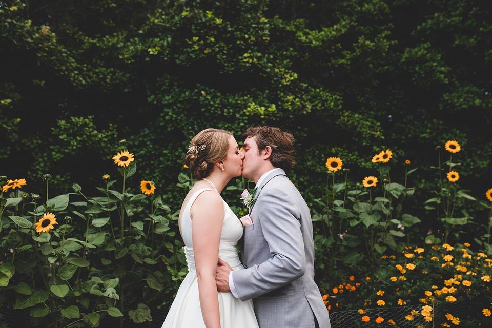 Kissing in the flowers