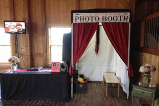 Captured Memories Photo Booth Kansas