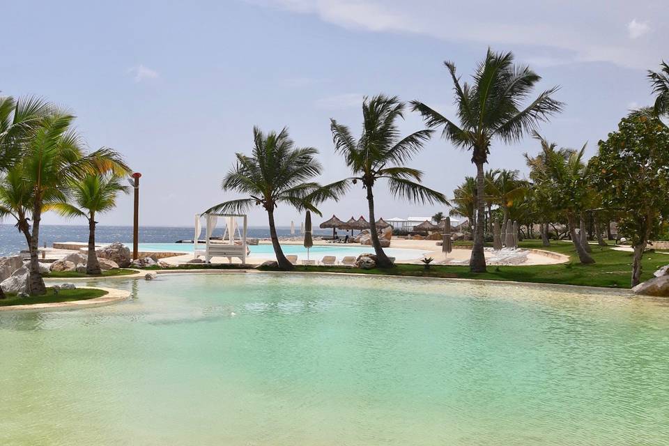 Beach and pool Venue