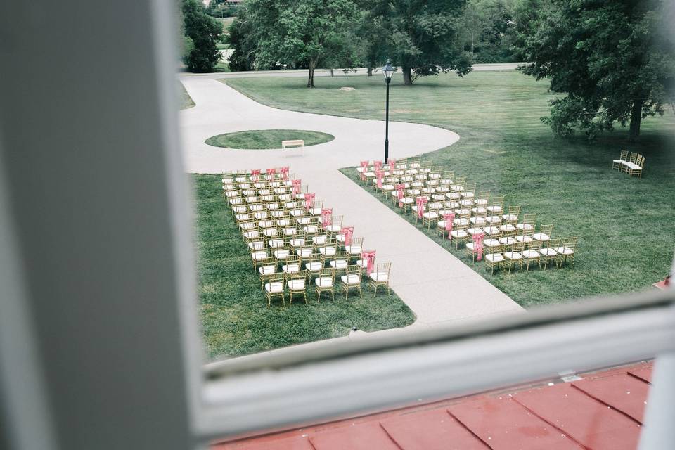 Circle driveway ceremony