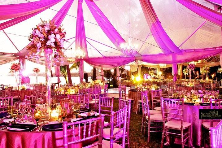 Tent with lighting