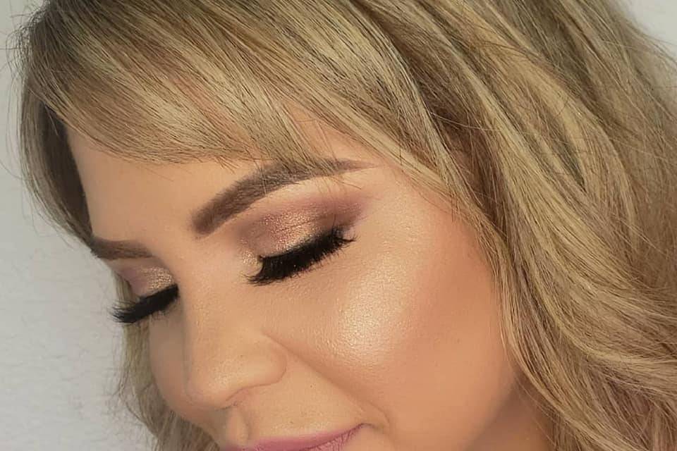 Makeup with lashes