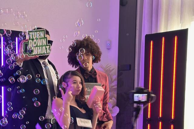 360 Booth Wedding Guests