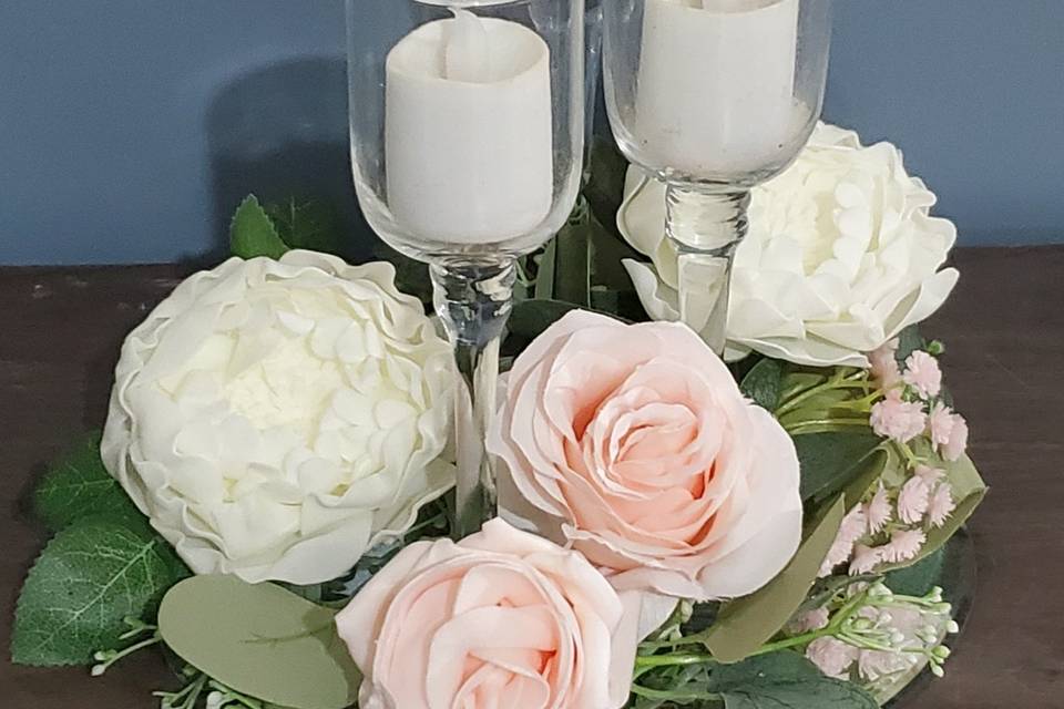 SIMPLE AND SWEET CENTERPIECE