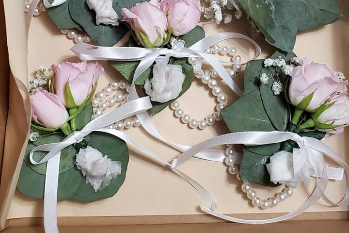 WRISTLET CORSAGES