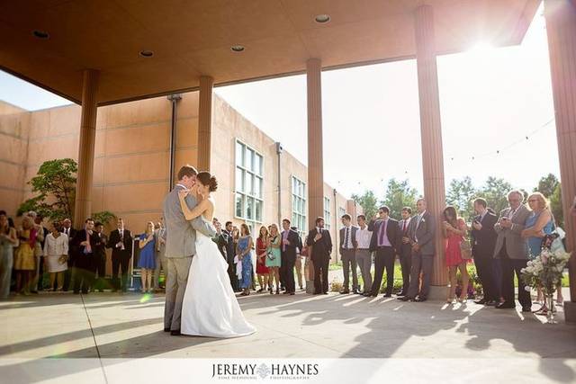 First Dance on the Portico! Jeremy Haynes Photography