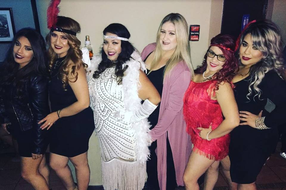 Great Gatsby 30th Bday party, Bithday girl in white.