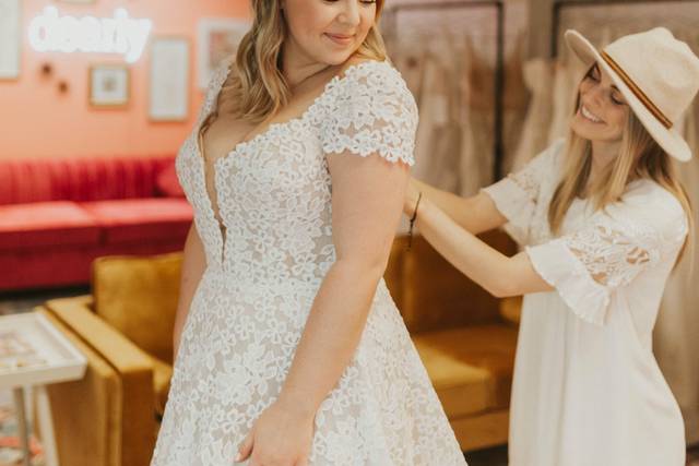 Consignment Wedding Dresses