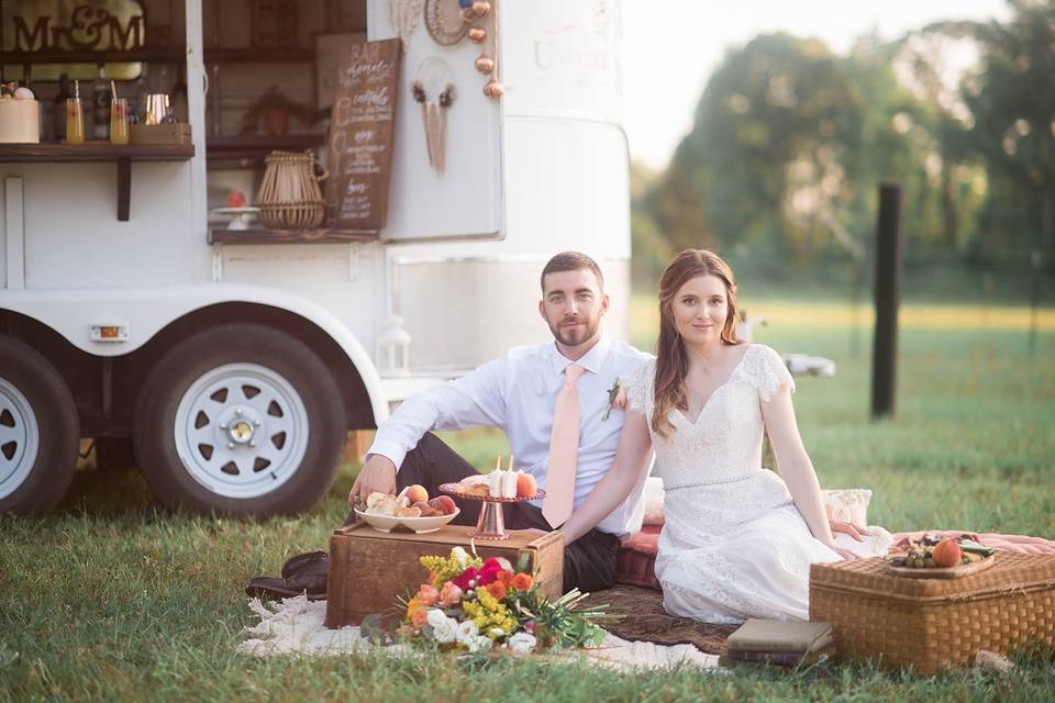 Picnic Wedding Bar