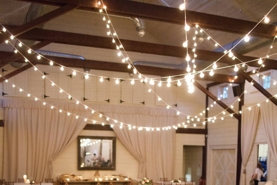 A Twist on Rustic Wedding Decor — Perfectly Planned Moments