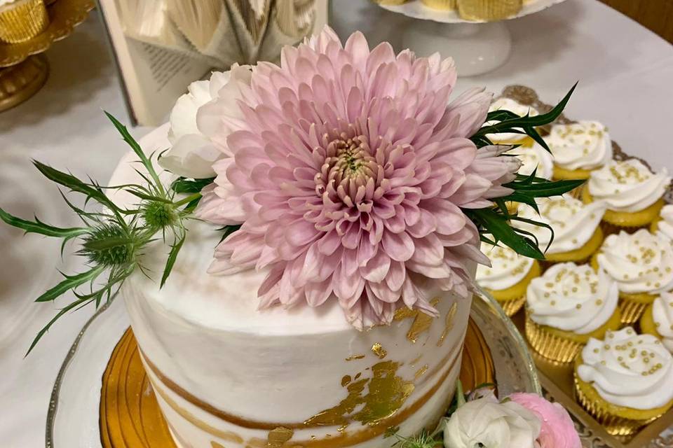 Flowers added to cake