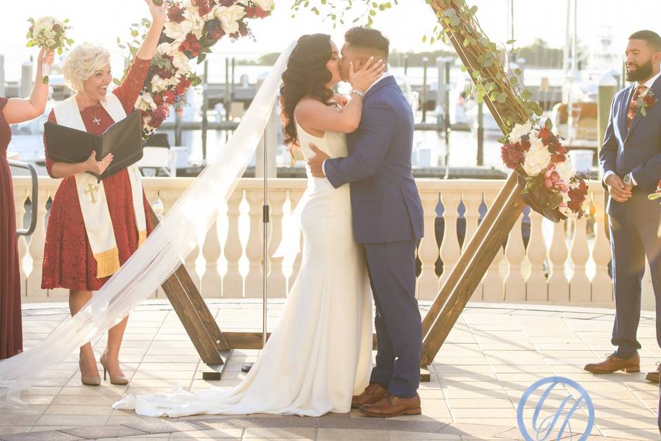 Dockside - kiss the bride