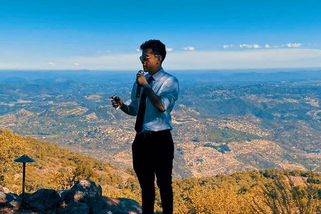 Your wedding MC