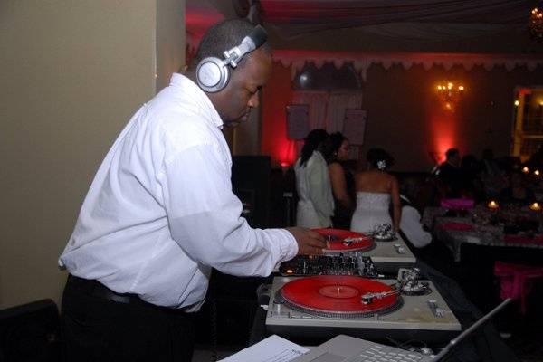 Jeff/DEEJAY 007 deep in the mix at the Cherry Hill, New Jersey Hilton for a AWESOME wedding Reception.
