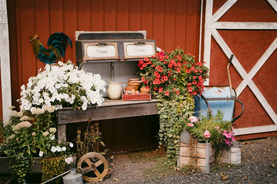 Antiques & Flowers - perfect!