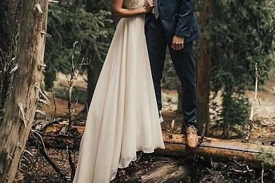 Fantasy Bridal▫Utah📌SLC  Wedding dresses for Mid-size brides