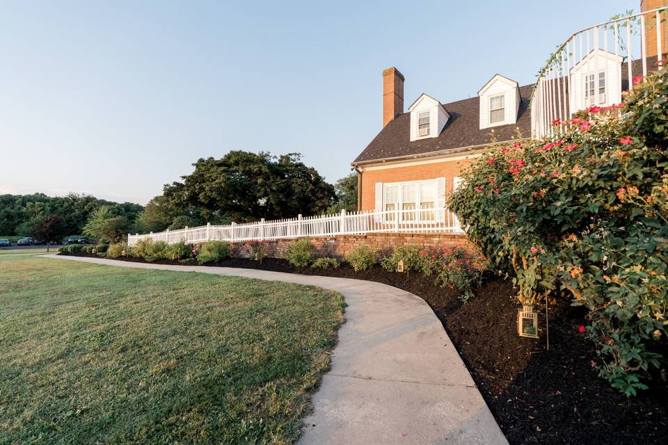 Walkway from parking lot