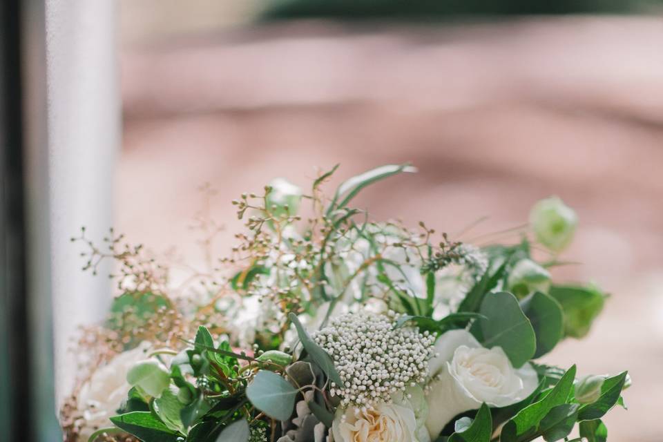 Class neutral bridal bouquet