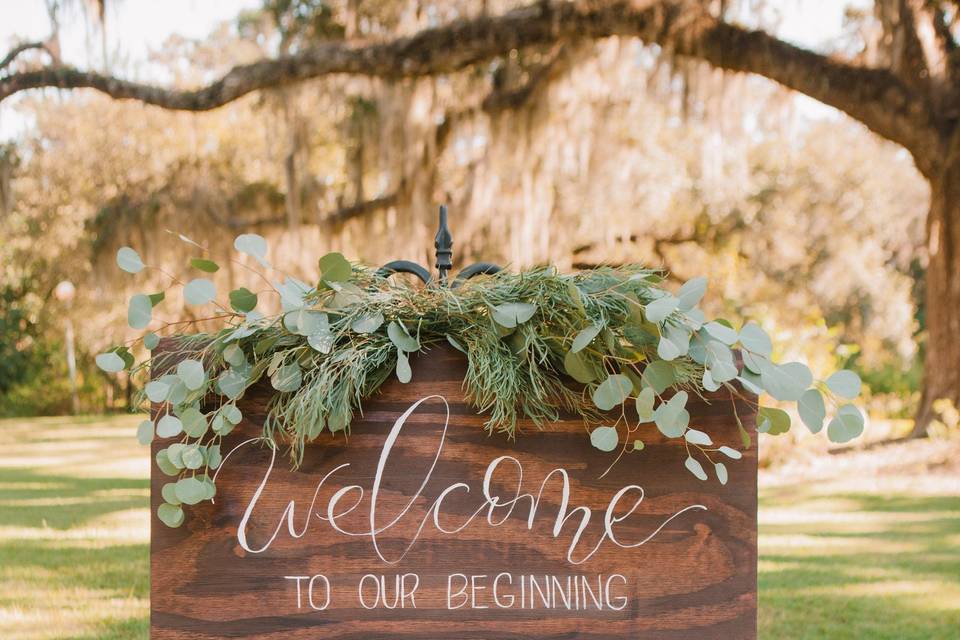 Welcome Sign Foliage Accents