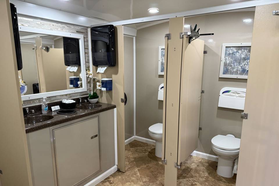 10 Stall Cafe Interior