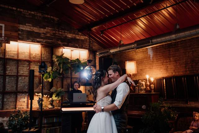 Sound Love Audio DJ Entertainment & Uplighting