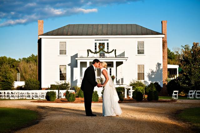 The Benjamin W. Best Country Inn and Carriage House- The Barn at Nooherooka