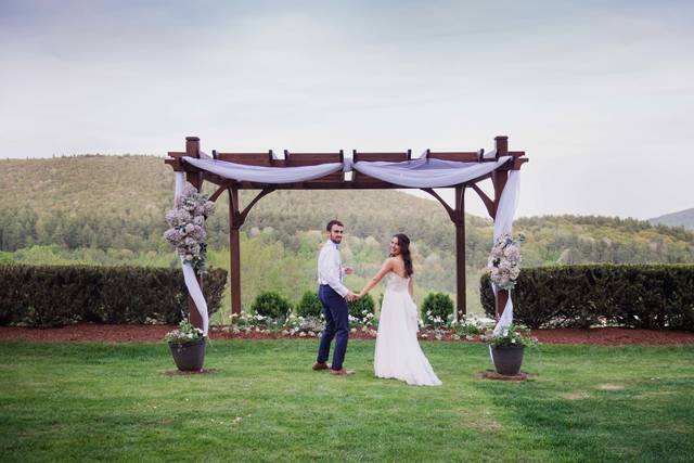 Outdoor ceremony