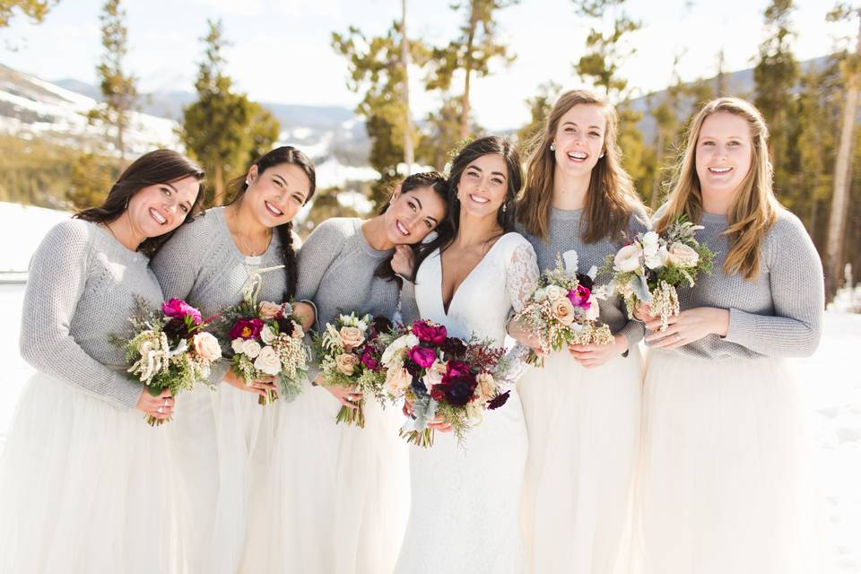 Group photo with bridesmaids