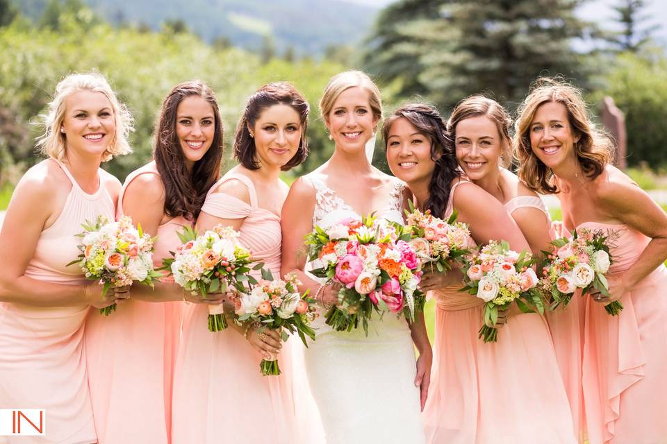 Group photo with bridesmaids
