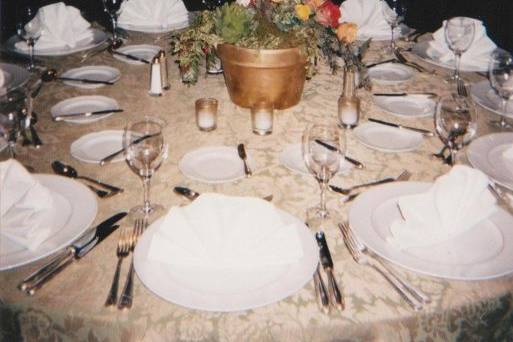 table setting with centerpiece