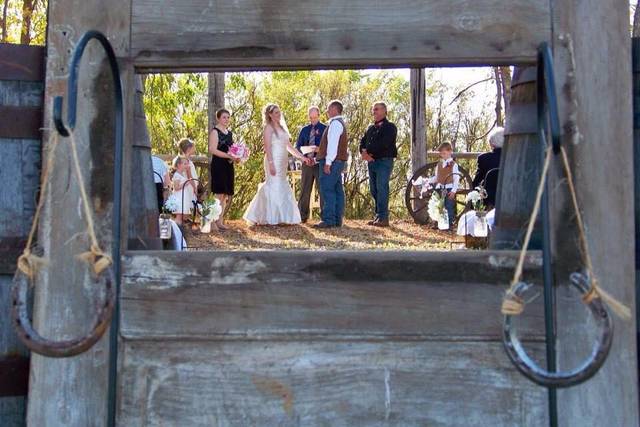 Black leg shop ranch weddings