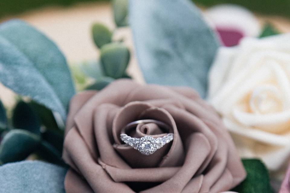 The ring and flowers
