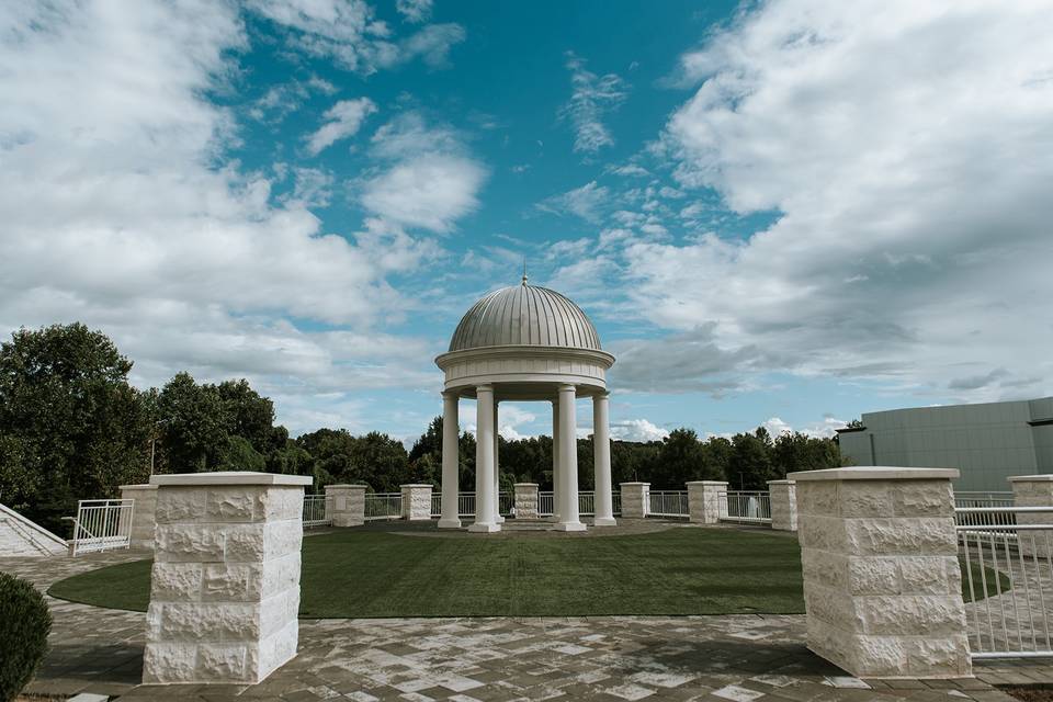 Terrace with the Italian rotunda