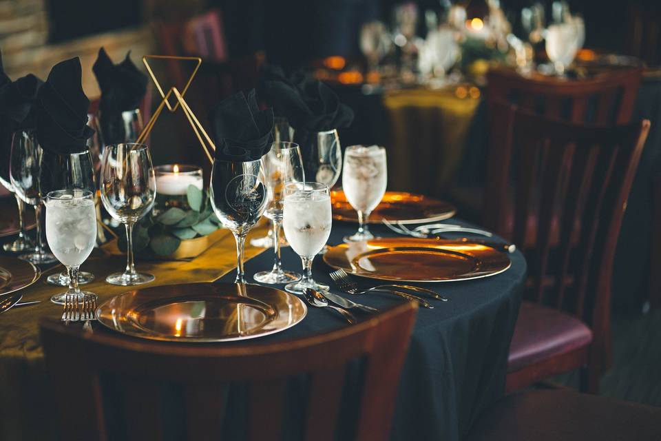 Table Setting Golden Hall